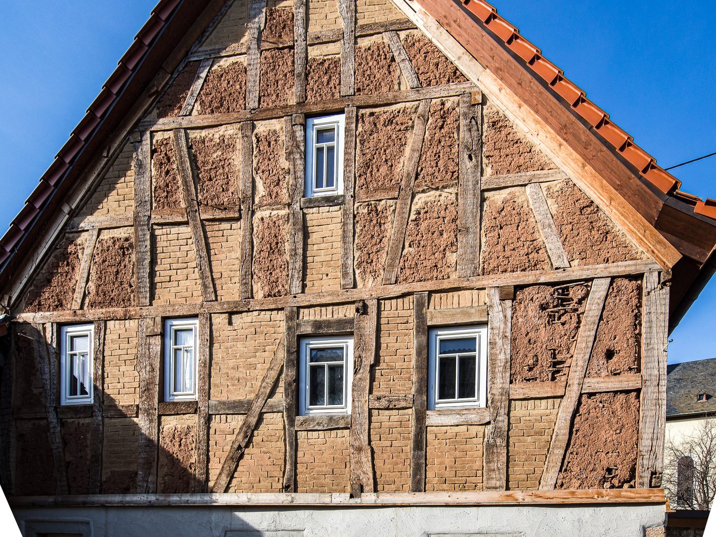 Saniertes Fachwerkhaus mit ausgemauerten Lehmgefachen